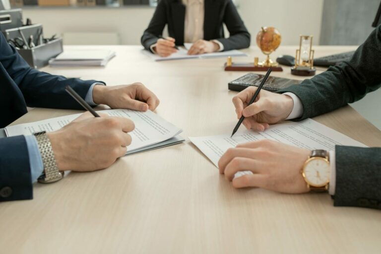 Read more about the article Negocjowanie umów przed ich zawarciem – jak nie popełnić błędu?